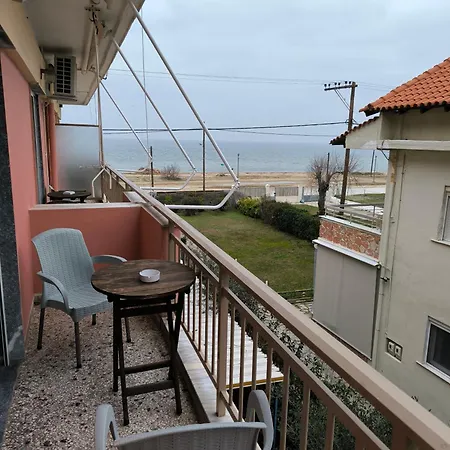 ألميرا 2* أغيا ترياس