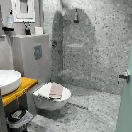 Almira Hotel 2*
