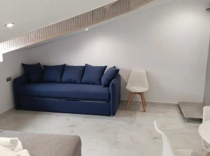 Hotell Almira Agia Trias